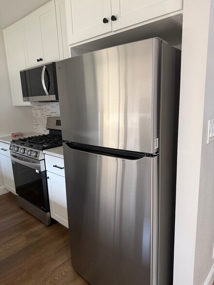 Building Photo - 1301 Iguana Cir