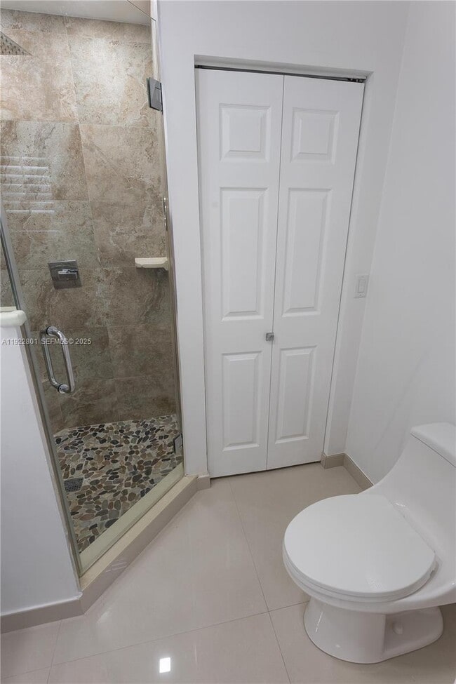 Building Photo - 230 E 56th St