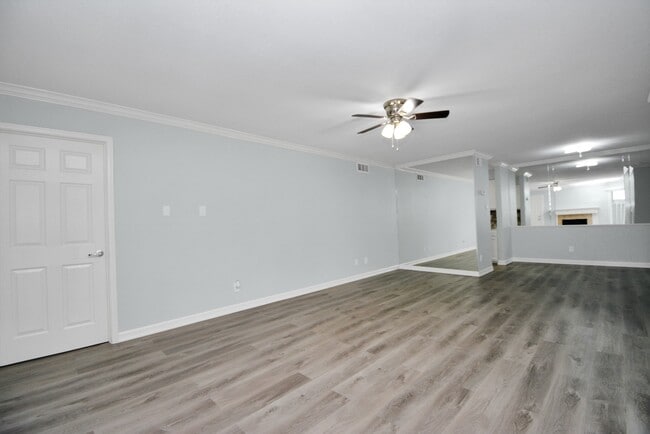 Building Photo - 9700 Leawood Blvd