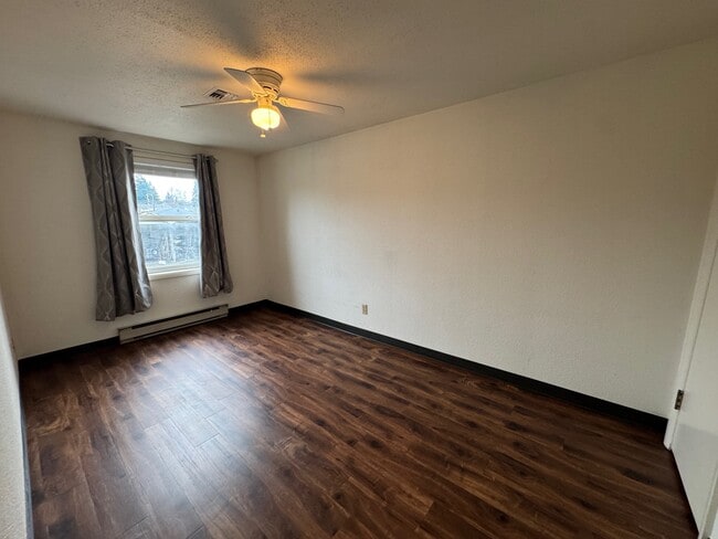 Building Photo - 4924 N Pearl St