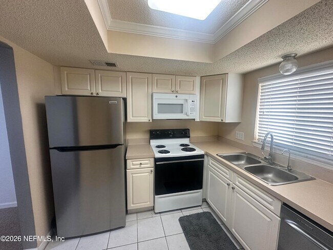 Building Photo - 3865 Campenero Ct