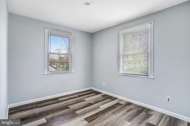 Building Photo - 6226 20th Ave