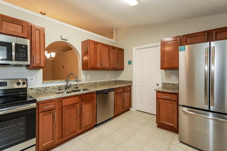 Building Photo - 2668 Lantana Lakes Dr W