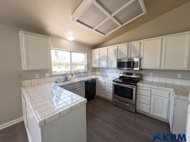 Building Photo - 663 Stoneridge Ct