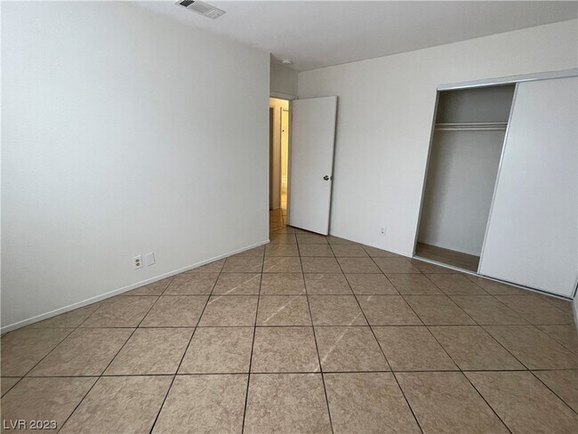 Building Photo - 6405 W Roy Rogers Dr