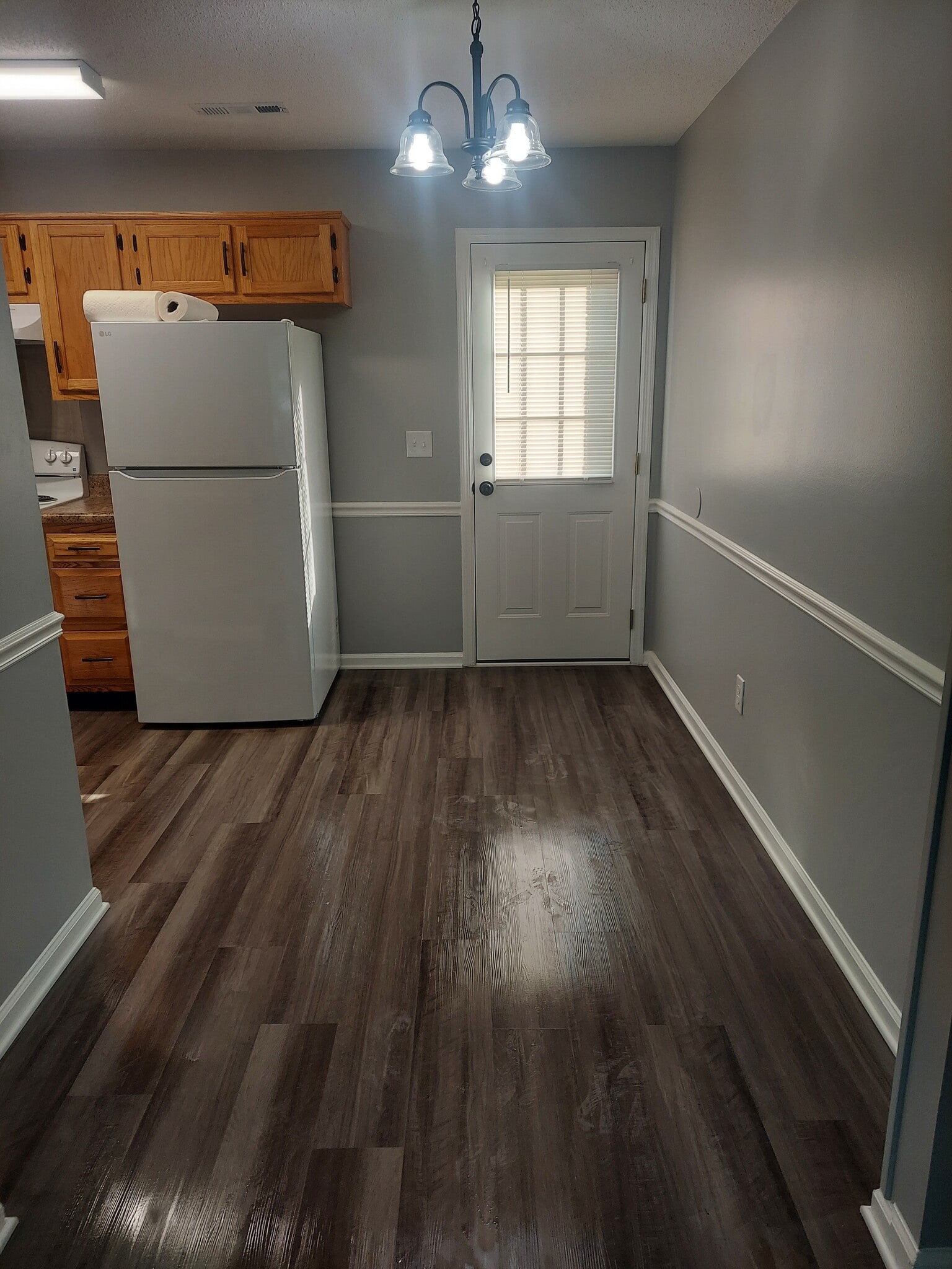 Kitchen - 139A Shearer St