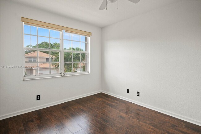Building Photo - 6714 NW 39th Ln