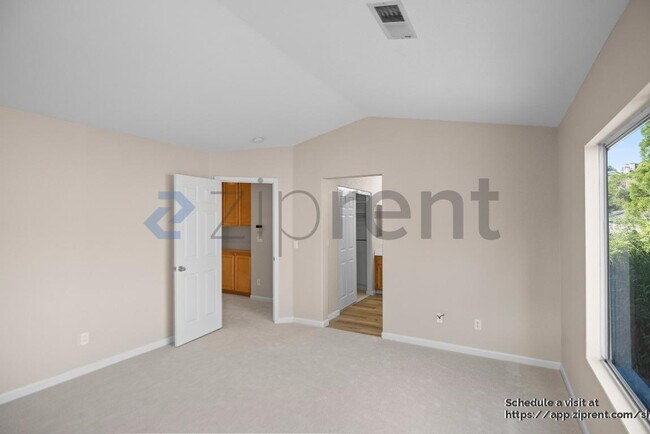 Building Photo - 514 Issac Ct