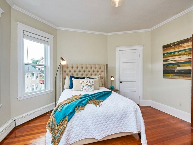 Building Photo - 12 White Ave