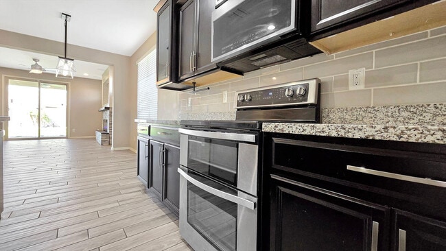 Building Photo - 17156 W Lincoln St