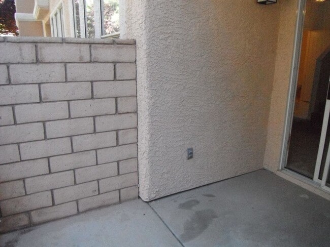 Building Photo - 251 S Green Valley Pkwy