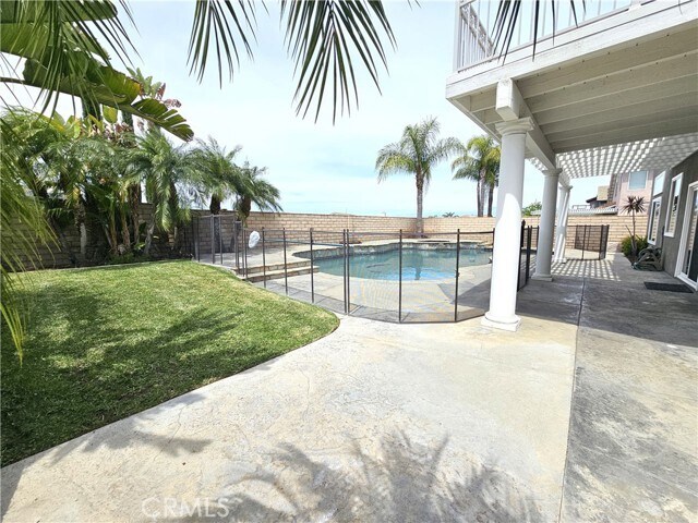 Building Photo - 2938 S Buena Vista Ave