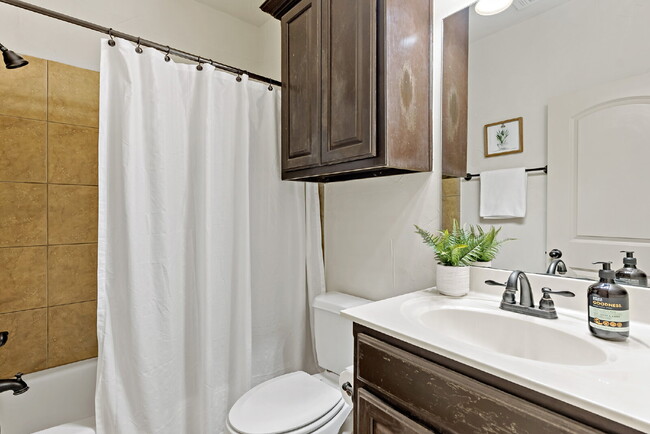 Building Photo - "Modern 2 Bed, 1.5 Bath Condo in Sanger, TX with 982 sq ft of Comfortable Living Space!"
