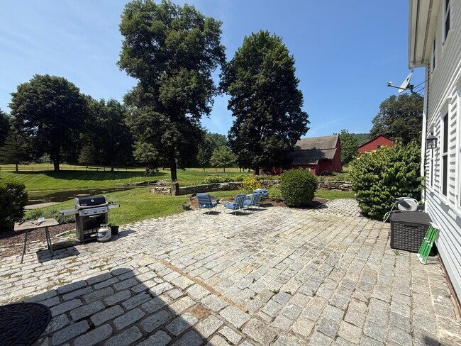 Building Photo - 28 Dugway Rd