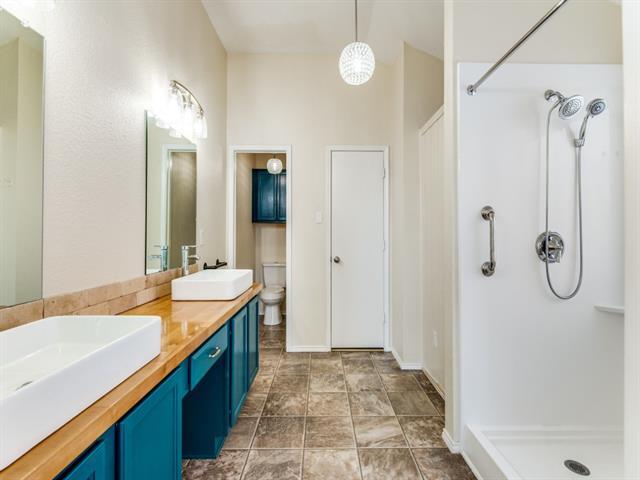 Building Photo - 6508 Manitoba St