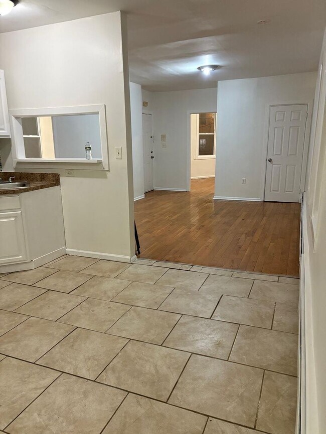 Building Photo - 764 S 17th St