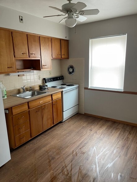 Building Photo - 3563 Giles Ave