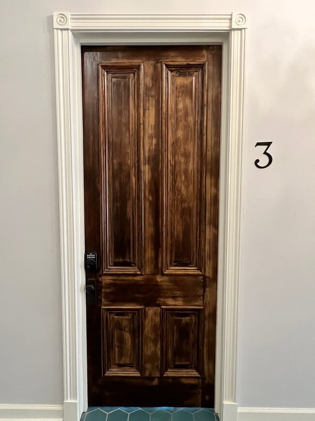 Building Photo - 904 Scott St