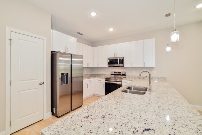 Building Photo - 355 Clermont Dr