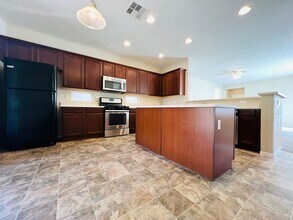 Building Photo - Blue Diamond & Durango 2-story, 3 Bedroom + Den SW home ready for immediate move in!