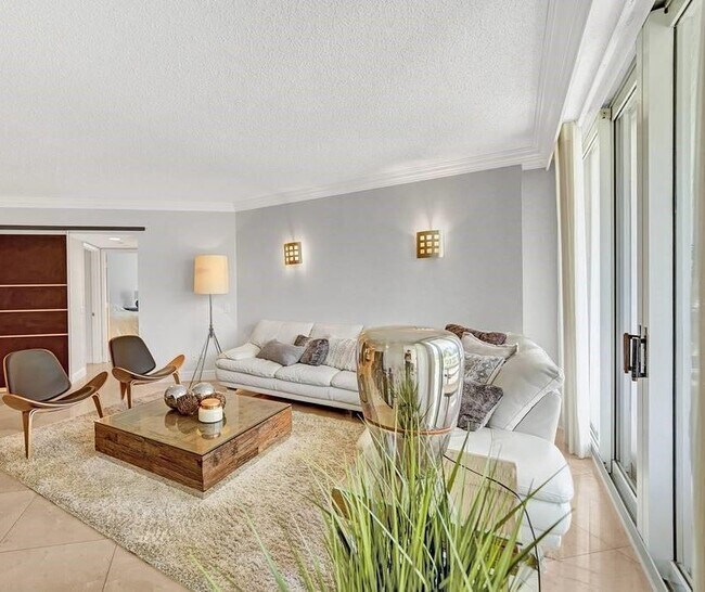 Building Photo - 21055 Yacht Club Dr