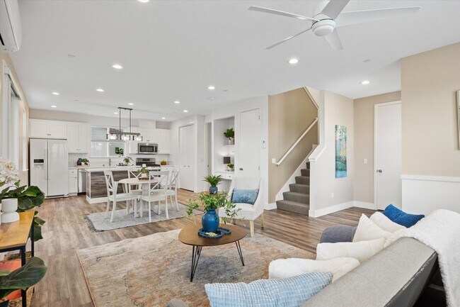 Building Photo - Charming Meriam Park Home with Backyard & Garage