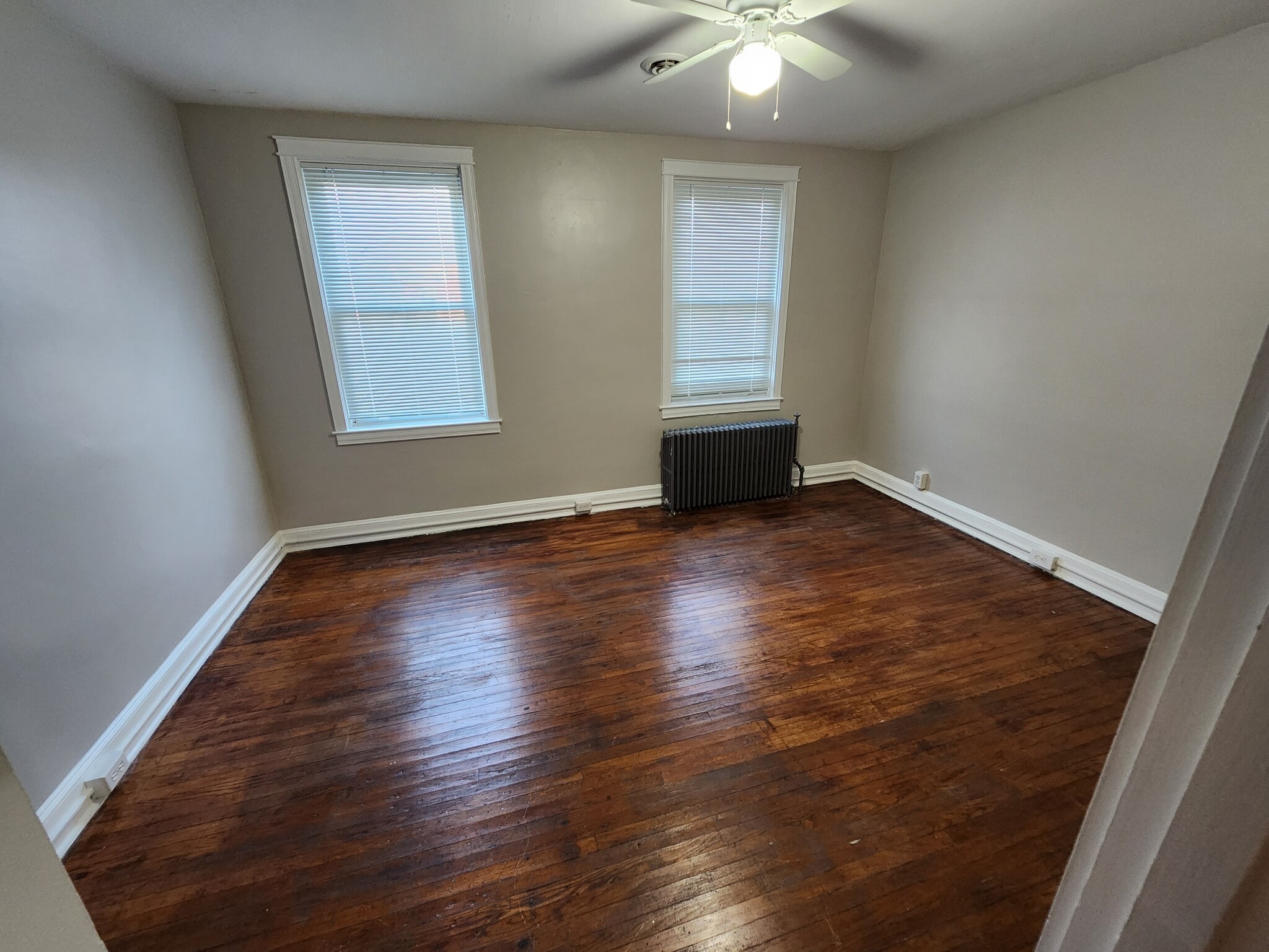 Building Photo - 301 Folcroft St