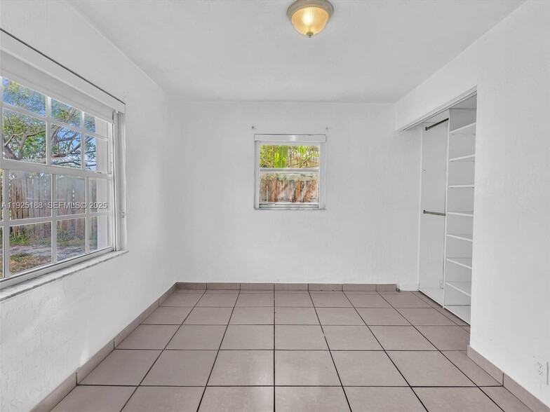 Building Photo - 1624 S 23rd Ave