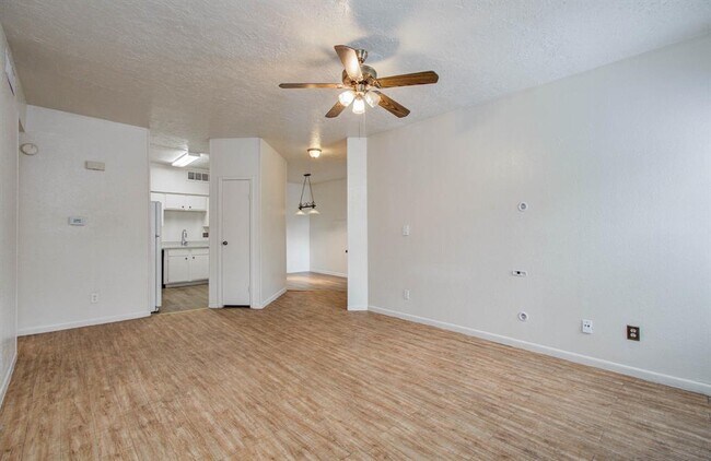 Building Photo - 2021 Spenwick Dr