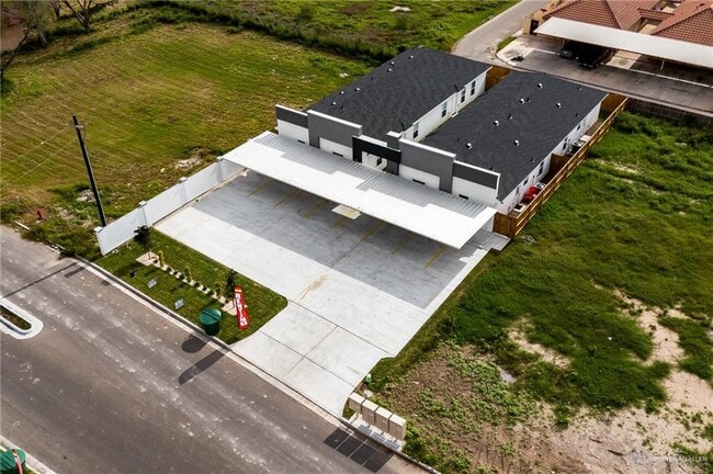 Building Photo - 101 Lauryn Dr