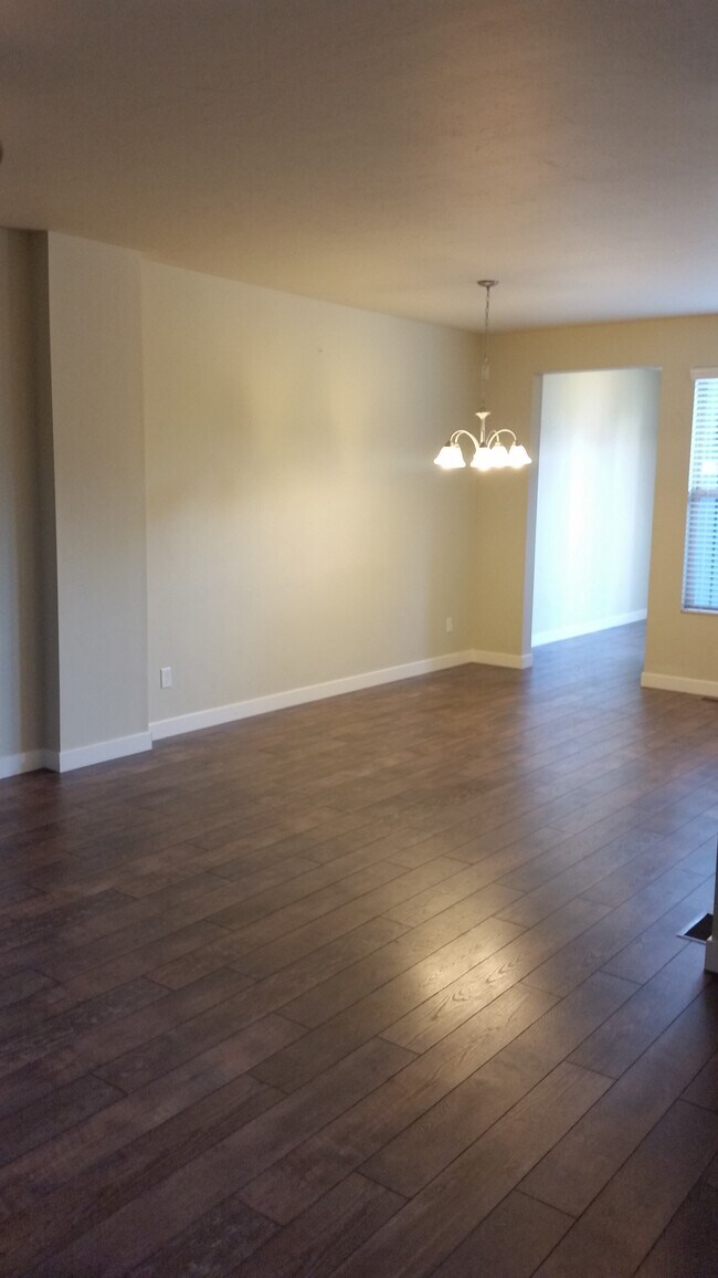 Dining Room - 10608 S Topview Rd