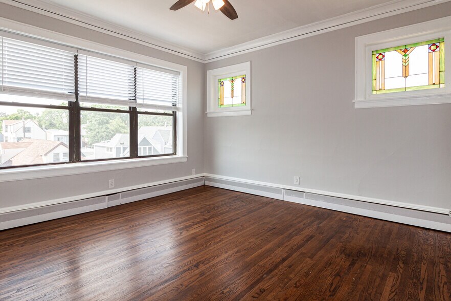 Building Photo - 3823 N Drake Ave