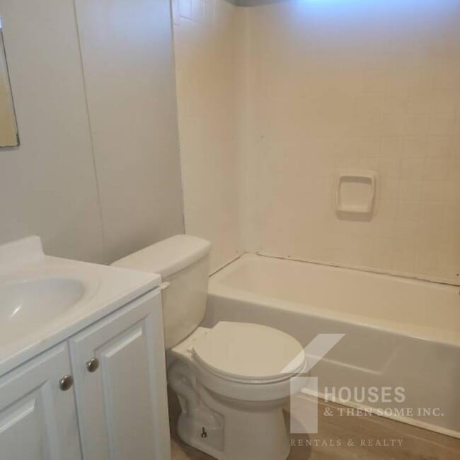 Building Photo - 1418 Anderson Ridge Rd