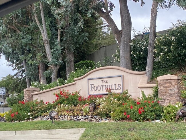Building Photo - The Foothills Condo, 2 BD / 2 BA Single St...