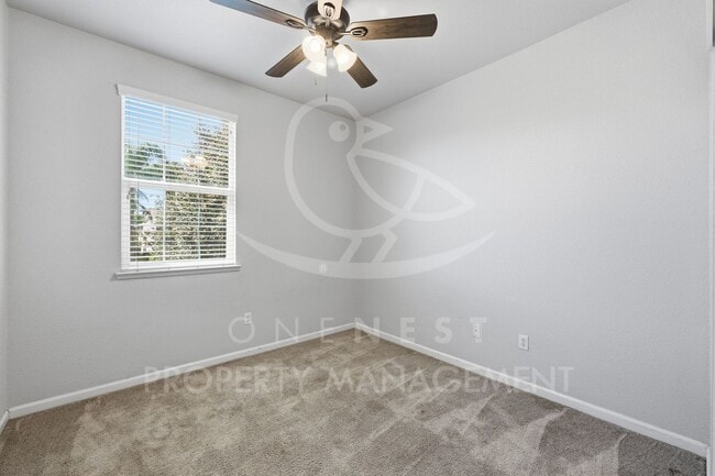 Building Photo - 1070 Sierra View Cir