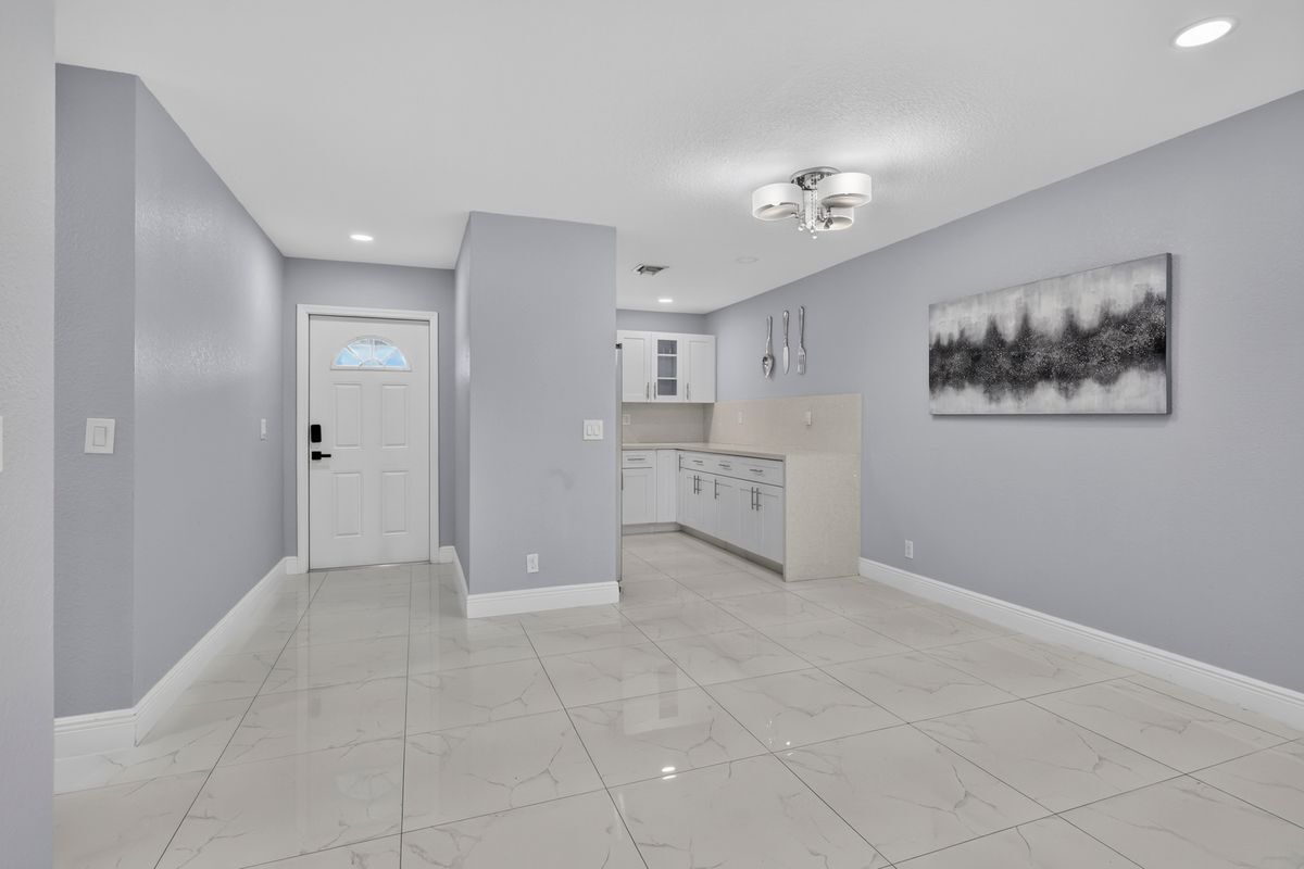 Building Photo - 2601 Crosley Dr W