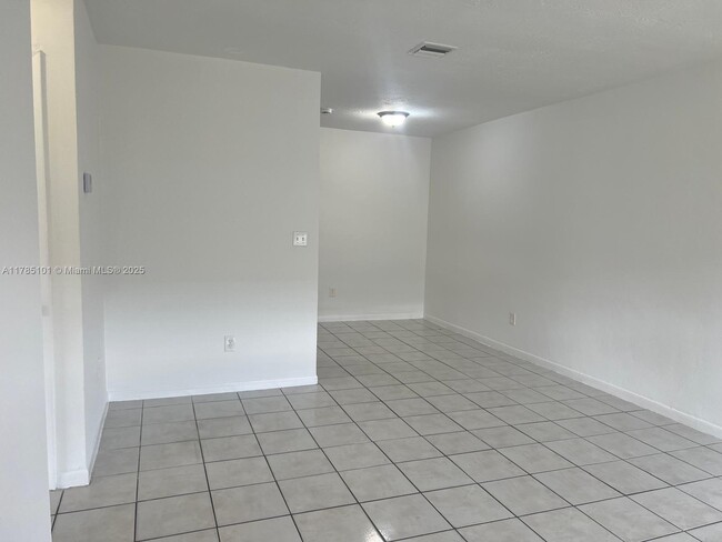 Primary Photo - 5312 NW 22nd St