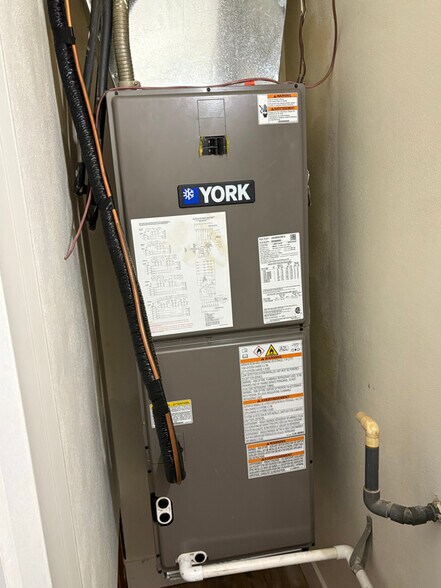 Building Photo - 4026 N Illinois Ave