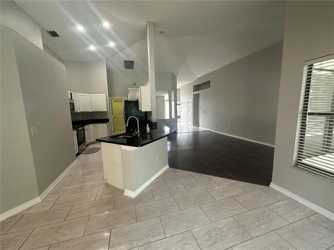 Building Photo - 929 Rosinia Ct