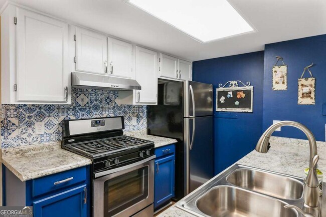 Building Photo - 4016 Whitehall Way