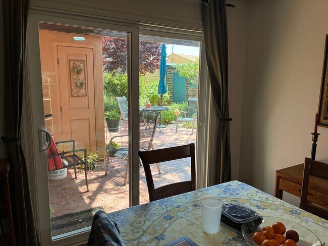 Building Photo - Gorgeous North Davis 3 bedroom available f...