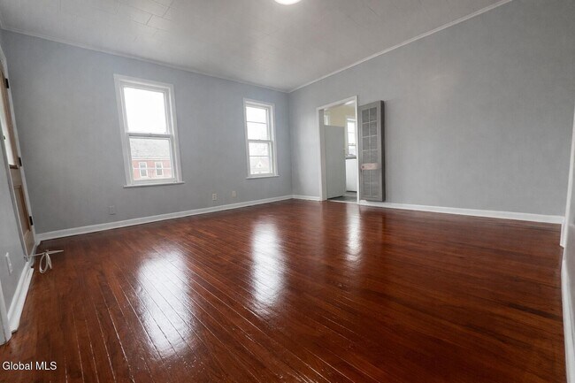 Building Photo - 300 Division St