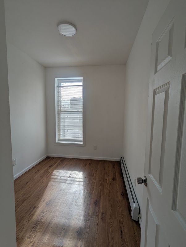 Building Photo - 372 Clinton Ave