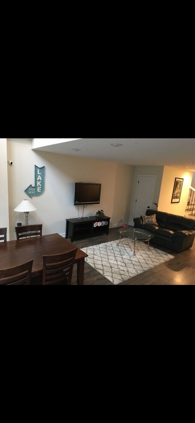 Living room / Dining area - 27030 County Road 653