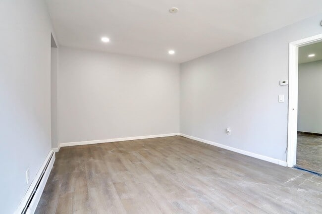 Building Photo - 73 Wales Ave