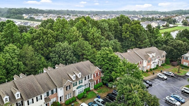 Building Photo - Spacious 3 story Townhome-Close to Downtown Raleigh- Renaissance Park-Available Now!