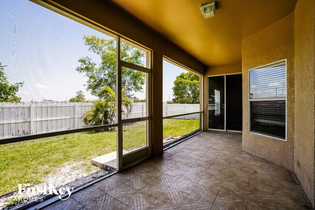 Building Photo - 1817 NW 15th Terrace