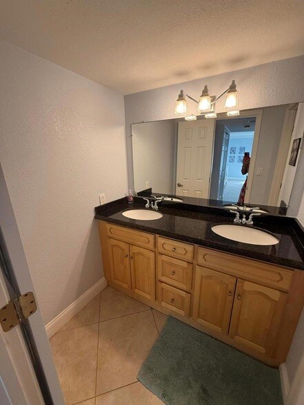 Building Photo - 2400 S Ocean Dr