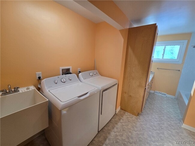 Building Photo - 39 Lennox Ave