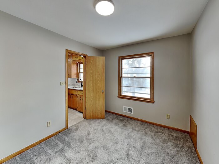 Building Photo - 2092 Bush Ave E